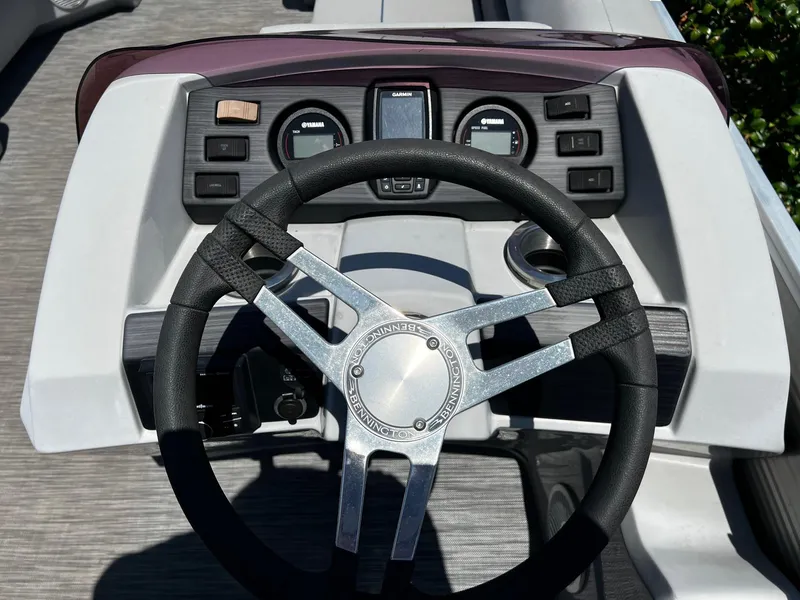 Slide: The Image of Steering wheel and dashboard of 2021 Bennington SX 21 SFXAPG boat. - 9