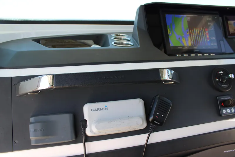 Slide: The Image of 2020 Axopar - Helm - 26