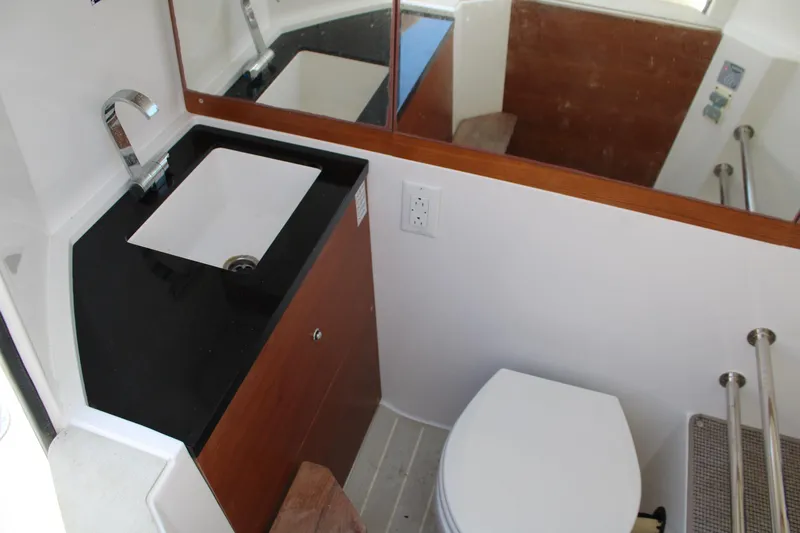 Slide: The Image of 2020 Axopar - Head - 34