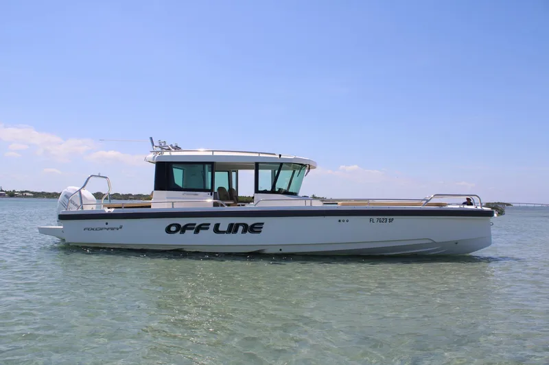 Slide: The Image of 2020 Axopar - Exterior profile on the water - 6