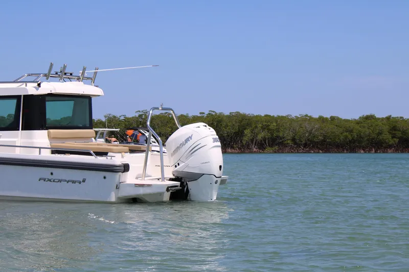 Slide: The Image of 2020 Axopar - Exterior profile on the water - 9