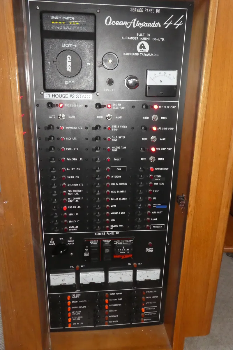 Slide: The Image of Electrical panel of 1993 Ocean Alexander 440 Sundeck CPMY yacht. - 43