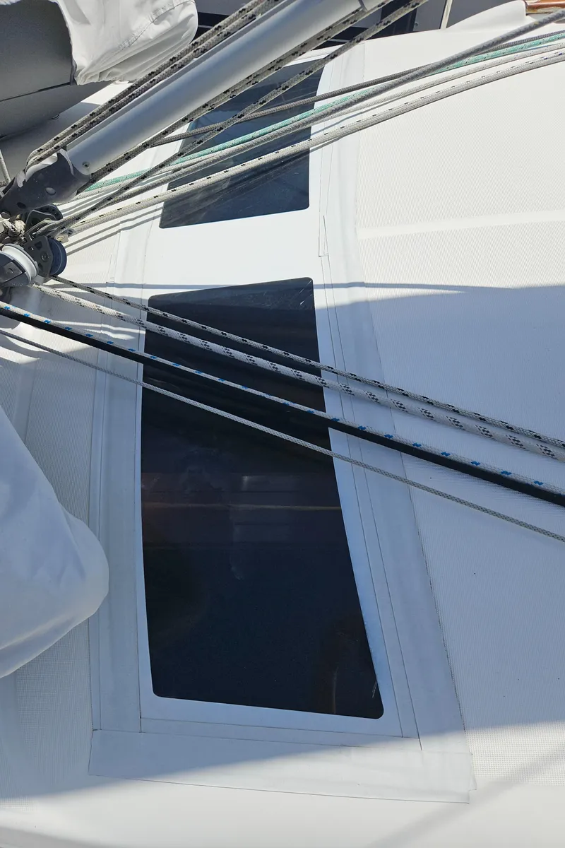 Slide: The Image of Beneteau 323 sailboat deck with rigging, 2008 model. - 6