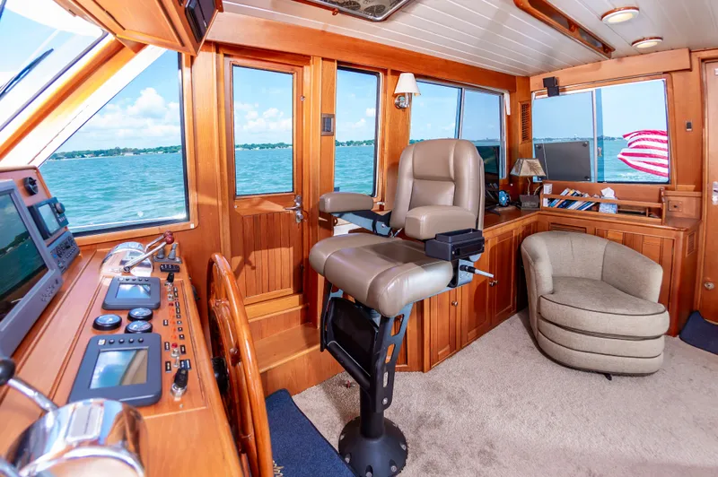 Slide: The Image of Grand Banks 49 Eastbay SX w/Side Door 2005 - 16