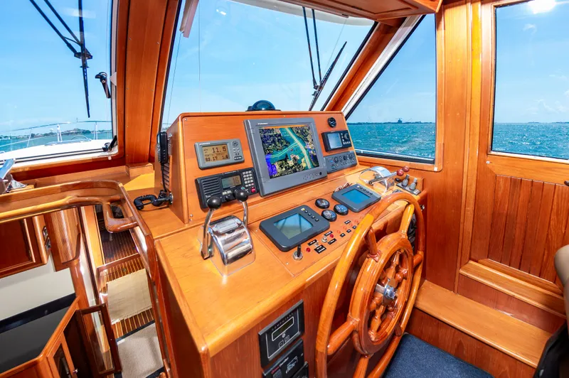 Slide: The Image of Grand Banks 49 Eastbay SX w/Side Door 2005 - 19