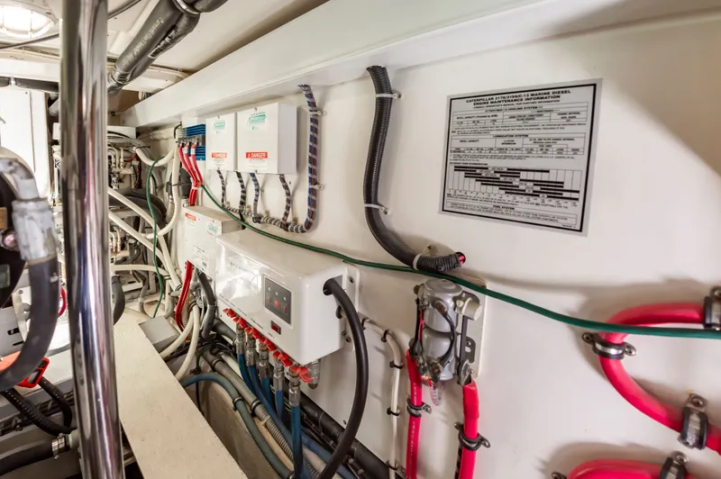 Slide: The Image of Grand Banks 49 Eastbay SX w/Side Door 2005 - 48