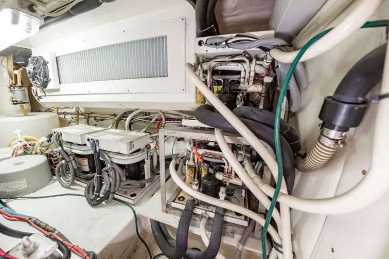 Slide: The Image of Grand Banks 49 Eastbay SX w/Side Door 2005 - 50