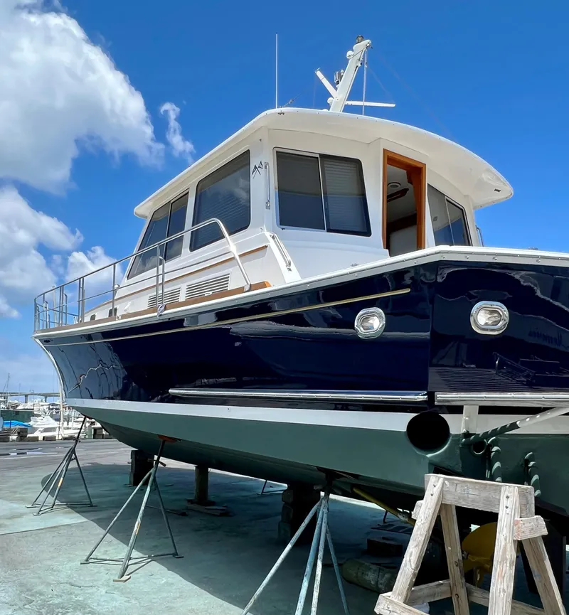 Slide: The Image of Grand Banks 49 Eastbay SX w/Side Door 2005 - 71