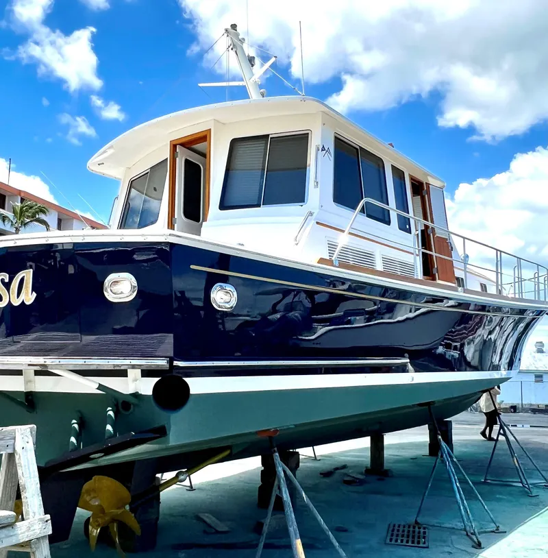 Slide: The Image of Grand Banks 49 Eastbay SX w/Side Door 2005 - 72