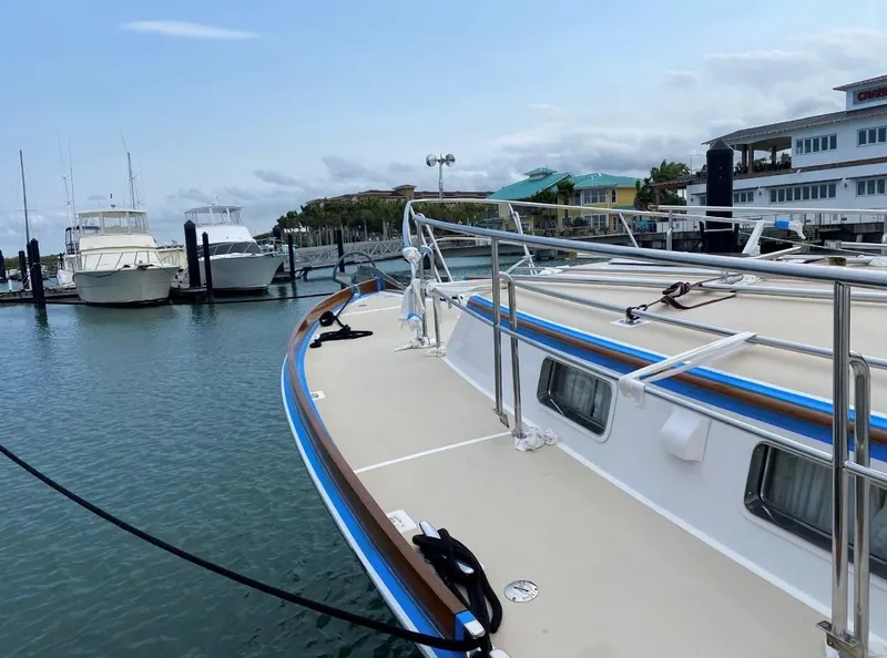 Slide: The Image of Grand Banks 49 Eastbay SX w/Side Door 2005 - 74