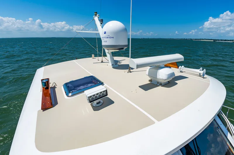 Slide: The Image of Grand Banks 49 Eastbay SX w/Side Door 2005 - 9