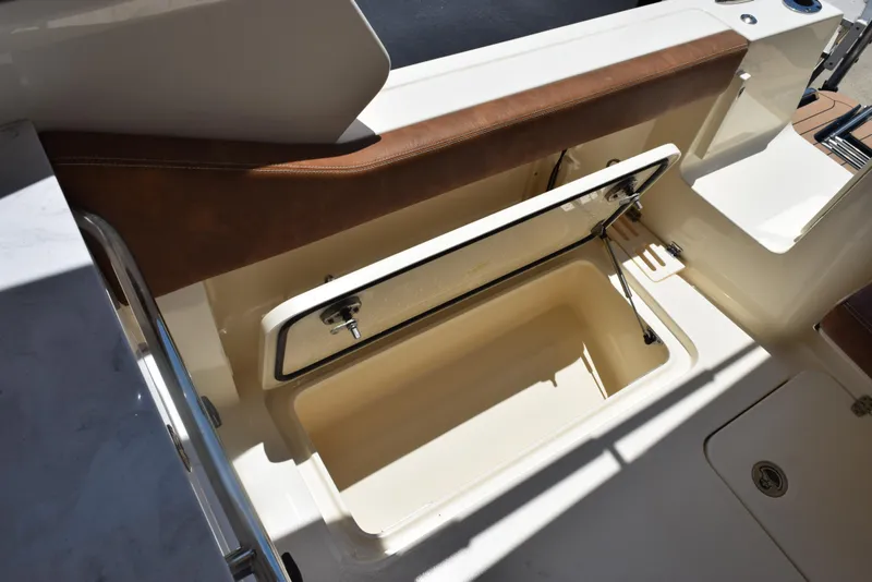 Slide: The Image of Scout 277 Dorado 2023 - 52