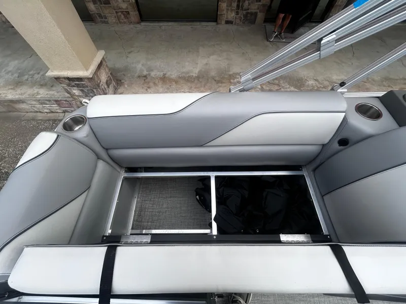 Slide: The Image of Avalon VNT QL21T 2025 - 13