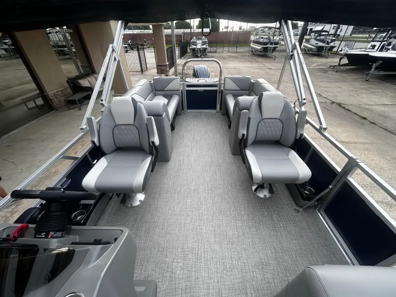 Slide: The Image of Avalon VNT QL21T 2025 - 16