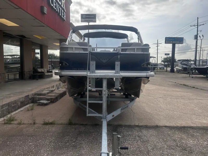 Slide: The Image of Avalon VNT QL21T 2025 - 5