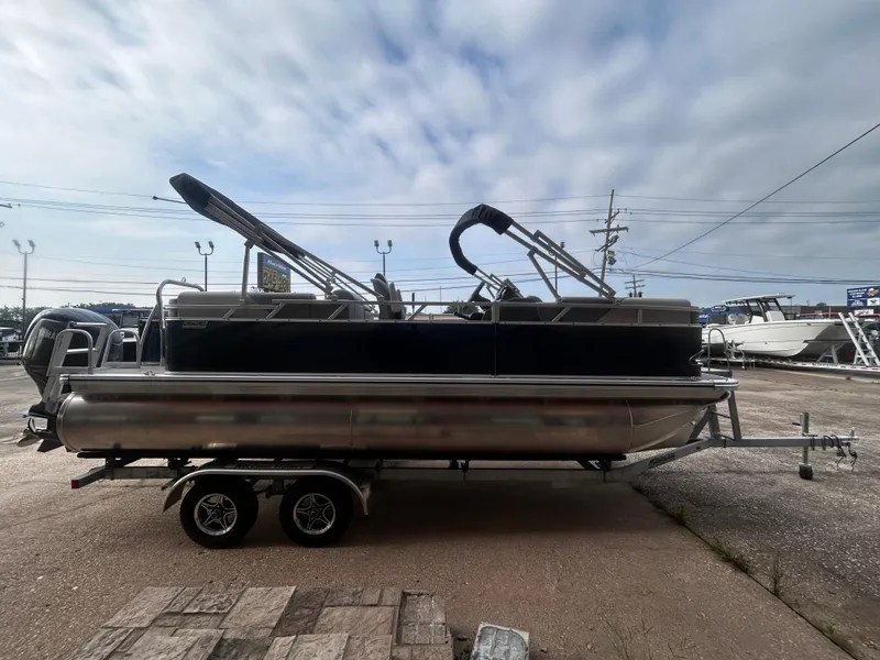 Slide: The Image of Avalon VNT QL21T 2025 - 7