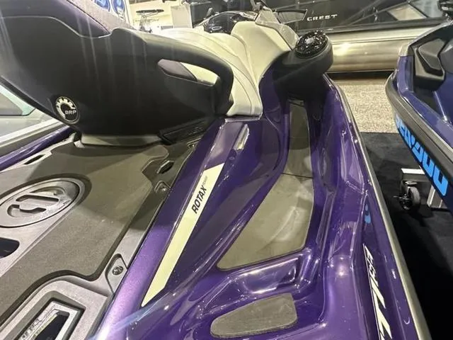 Slide: The Image of Sea-Doo GTI 2025 - 10