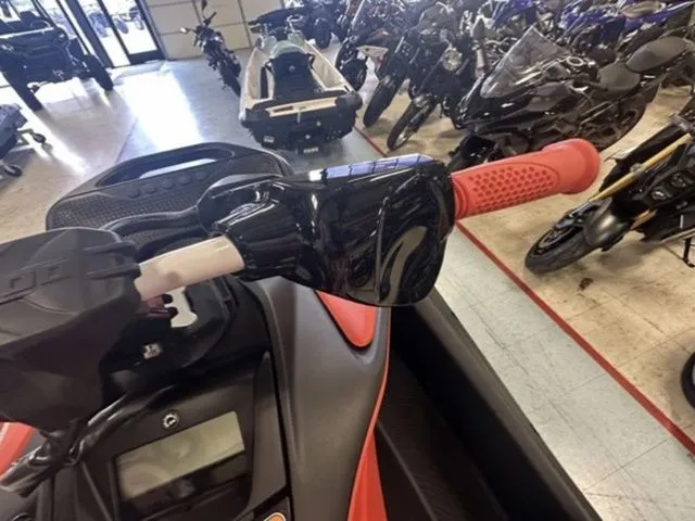 Slide: The Image of Close-up of Sea-Doo Spark Trixx 2025 handlebar in showroom. - 13