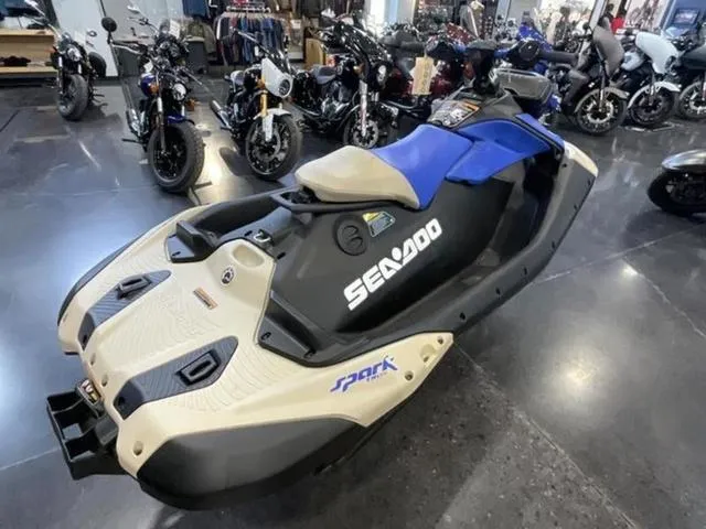 Slide: The Image of Sea-Doo Spark Trixx for 1 2025 - 6