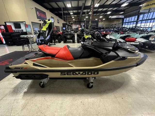 The Image of Sea-Doo RXT-X 2025 - 1