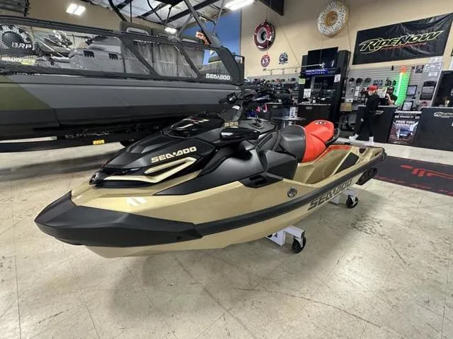 Slide: The Image of Sea-Doo RXT-X 2025 - 4