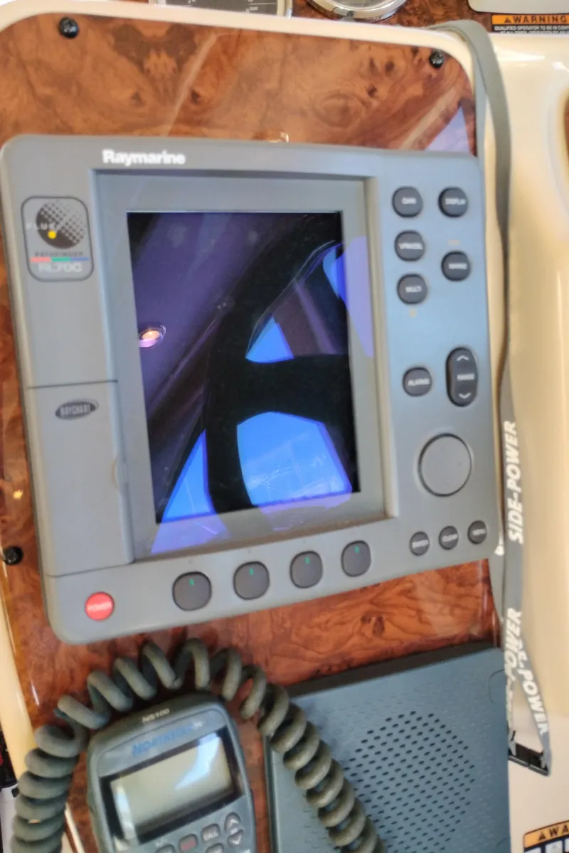 Slide: The Image of Raymarine navigation system on 2006 Meridian 341 Sedan yacht dashboard. - 38