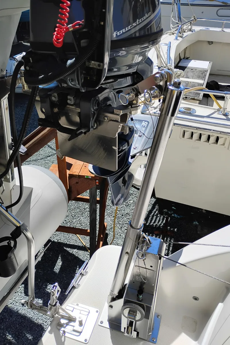 Slide: The Image of Meridian 341 Sedan 2006 - 72