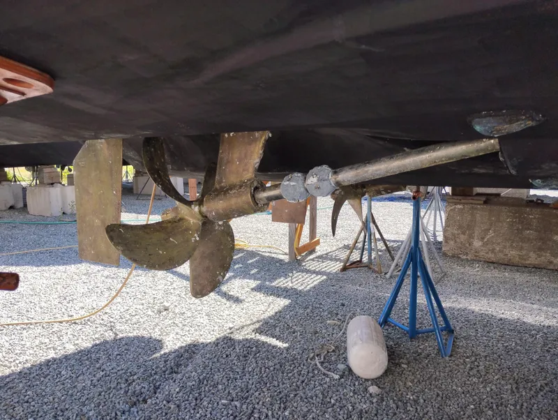 Slide: The Image of Meridian 341 Sedan 2006 - 76