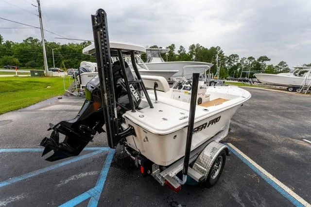 Slide: The Image of Sea Pro 172 Bay 2025 - 5