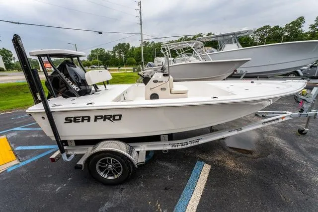 Slide: The Image of Sea Pro 172 Bay 2025 - 6