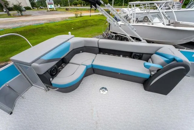 Slide: The Image of South Bay S224CR Cruise 2.75 2025 - 10