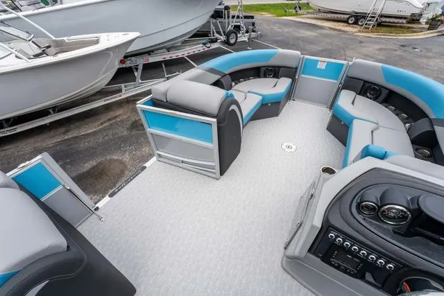 Slide: The Image of South Bay S224CR Cruise 2.75 2025 - 8