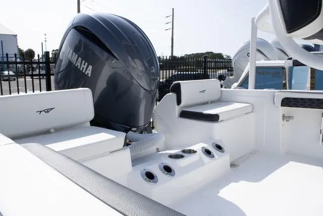 Slide: The Image of Tidewater 198 CC Adventure 2025 - 4