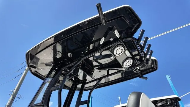 Slide: The Image of Tidewater 232 CC Adventure 2025 - 3