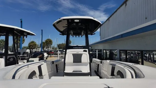 Slide: The Image of Tidewater 232 CC Adventure 2025 - 5