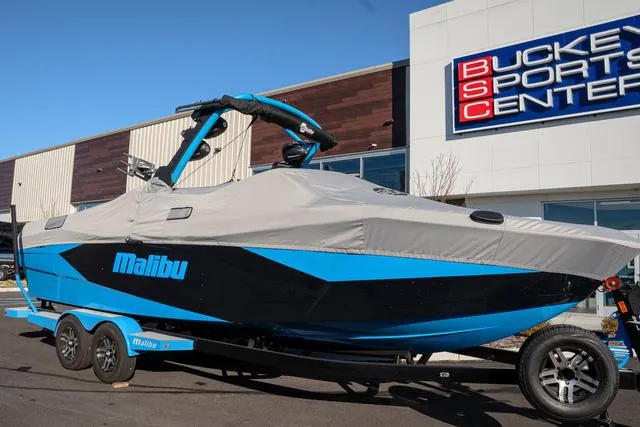 Slide: The Image of Malibu 26 LSV 2023 - 4