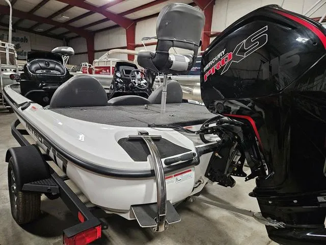 Slide: The Image of 2025 Nitro Z17 boat with Mercury Pro XS engine in a showroom. - 7