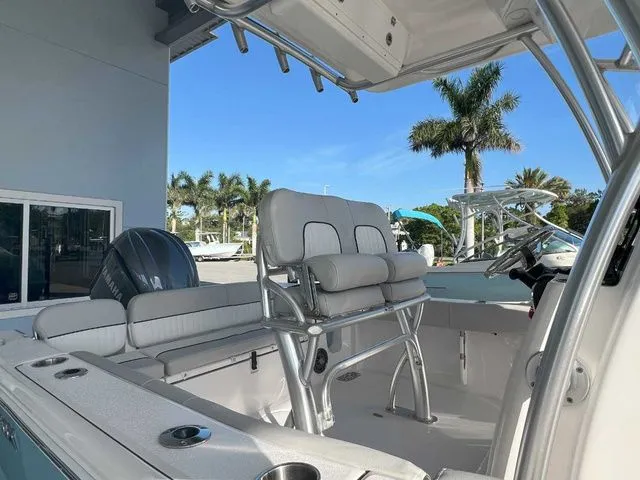 Slide: The Image of Sea Fox Commander 228 2023 - 42