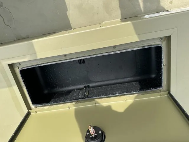 Slide: The Image of Lund Predator 1760 SC 2025 - 14