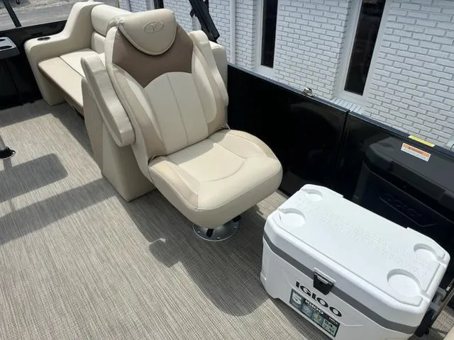 Slide: The Image of Veranda Vista View 22RC 2025 - 11