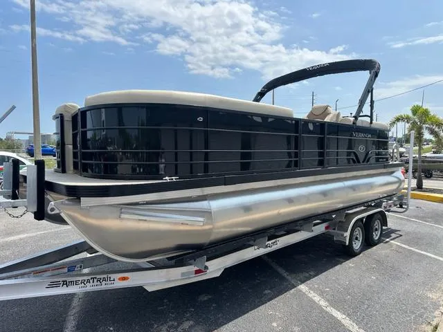 Slide: The Image of Veranda Vista View 22RC 2025 - 6