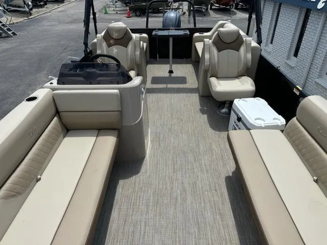 Slide: The Image of Veranda Vista View 22RC 2025 - 7