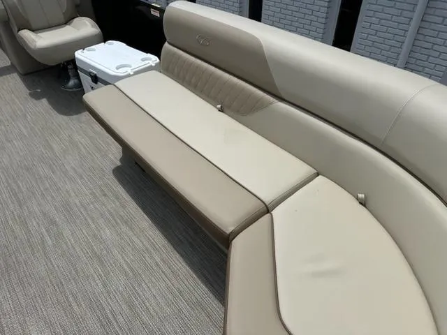 Slide: The Image of Veranda Vista View 22RC 2025 - 8