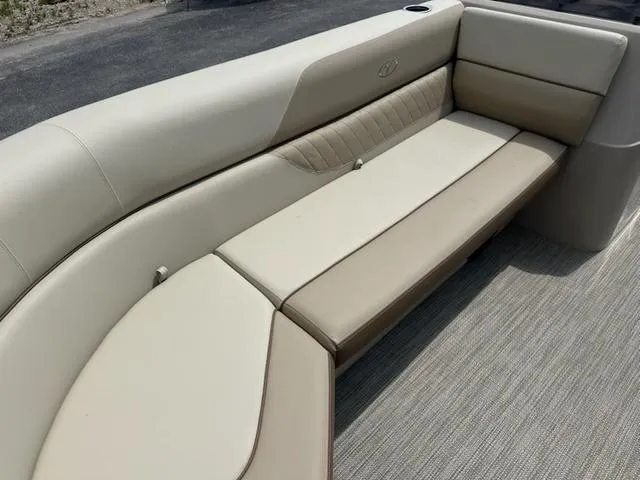 Slide: The Image of Veranda Vista View 22RC 2025 - 9