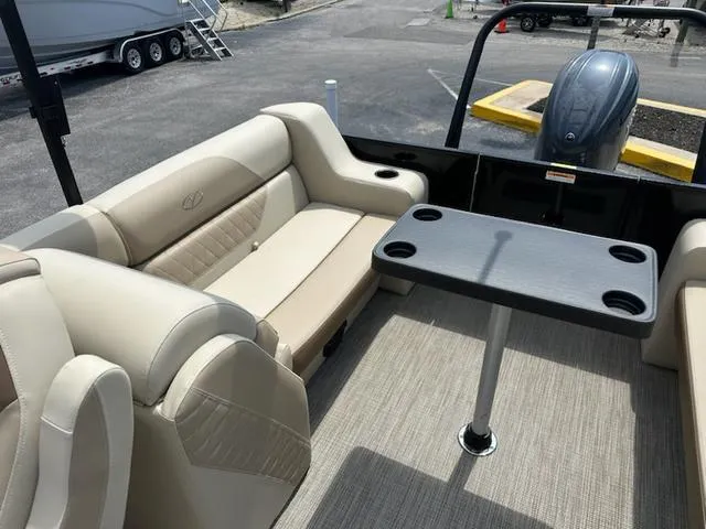 Slide: The Image of Veranda Vista View RC 22RC 2025 - 13