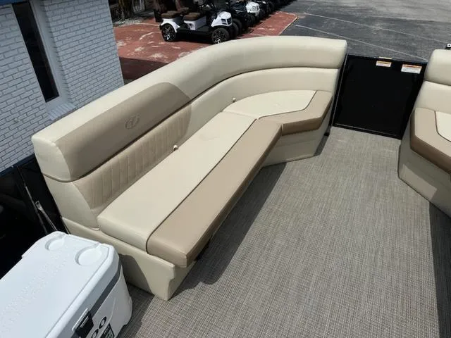 Slide: The Image of Veranda Vista View RC 22RC 2025 - 18