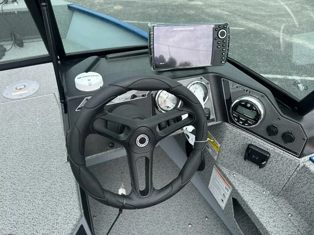 Slide: The Image of Lund 1775 Adventure Sport 2025 - 10