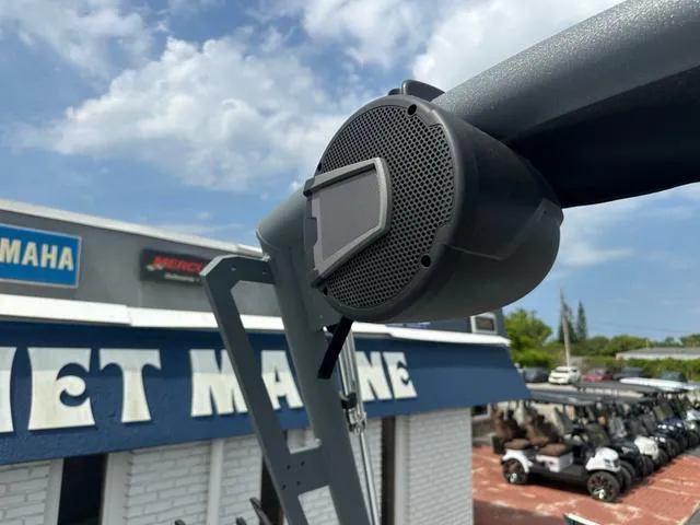 Slide: The Image of Axis Wake Research T Series T235 2025 - 19