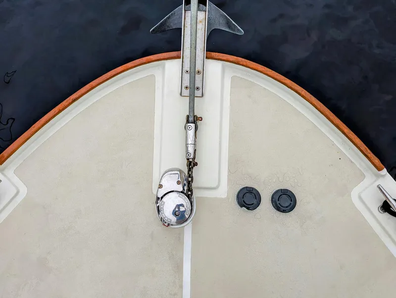 Slide: The Image of Bow of 2000 Hunt Yachts 29 with anchor and chain mechanism. - 34