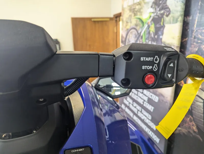 Slide: The Image of 2024 Yamaha Boats GP SVHO handlebar with start and stop controls. - 7